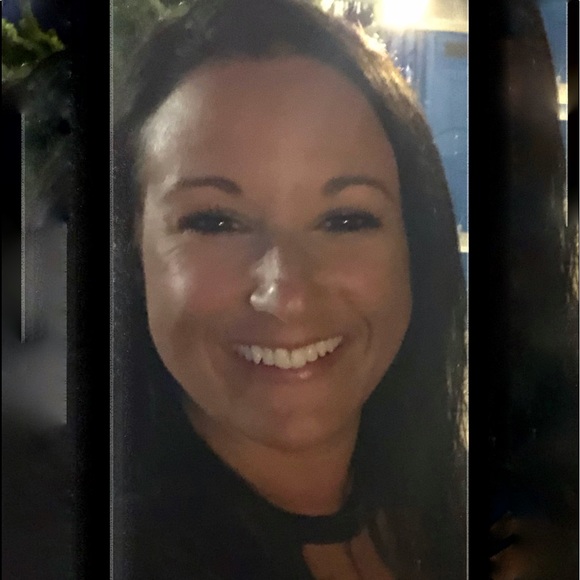 👋🏼  Meet your Posher, Jacqueline 🤗 - Picture 3 of 3